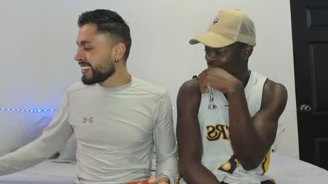 Snapshot of davgostoso chatting on February 23, 9:05 pm Dave y Salvatore online show from February 23, 9:05 pm