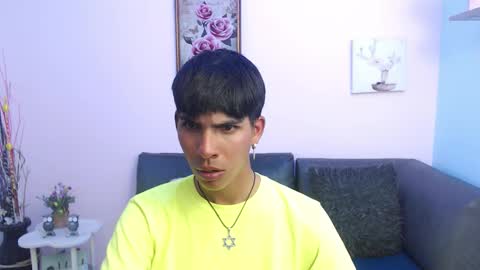 Snapshot of david_925_ chatting on September 21, 3:52 am David online show from September 21, 3:52 am