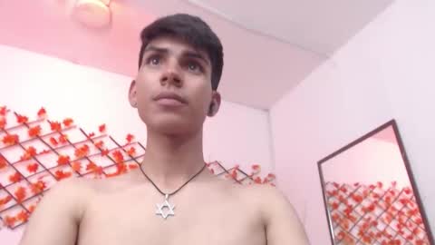 Snapshot of david_925_ chatting on October 16, 8:15 am David online show from October 16, 8:15 am