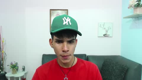 Snapshot of david_925_ chatting on October 19, 4:46 am David online show from October 19, 4:46 am