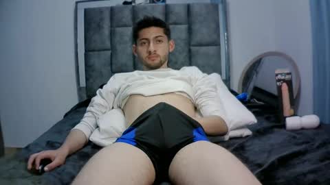 Snapshot of david_asturias chatting on January 24, 12:42 am David Asturias online show from January 24, 12:42 am