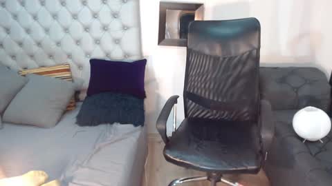 Snapshot of david_bandercock chatting on December 20, 4:46 pm david_bandercock online show from December 20, 4:46 pm