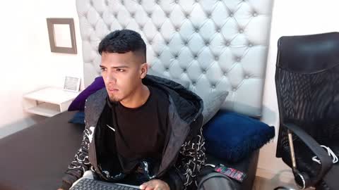 Snapshot of david_bandercock chatting on January 13, 6:16 am david_bandercock online show from January 13, 6:16 am