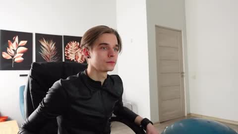 DAVID HEATH online show from April 29, 1:15 pm