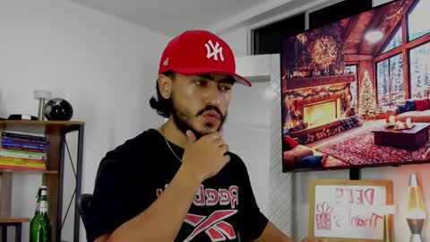 Snapshot of david_johnson372 chatting on December 11, 2:41 am Hey im David that loves to explore and speak their fantasies. Very open talktative and nice. Feel free to chat with me online show from December 11, 2:41 am