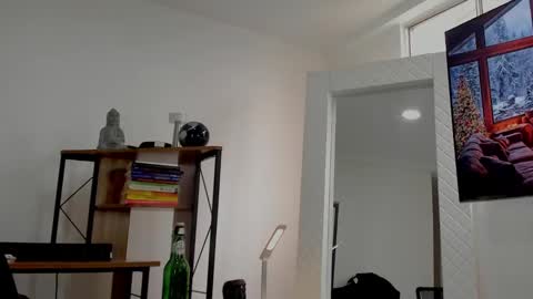 Snapshot of david_johnson372 chatting on December 14, 2:31 pm Hey im David that loves to explore and speak their fantasies. Very open talktative and nice. Feel free to chat with me online show from December 14, 2:31 pm
