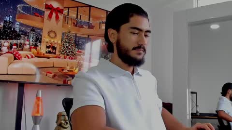 Snapshot of david_johnson372 chatting on December 21, 5:07 pm Hey im David that loves to explore and speak their fantasies. Very open talktative and nice. Feel free to chat with me online show from December 21, 5:07 pm