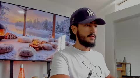 Snapshot of david_johnson372 chatting on December 29, 4:08 pm Hey im David that loves to explore and speak their fantasies. Very open talktative and nice. Feel free to chat with me online show from December 29, 4:08 pm