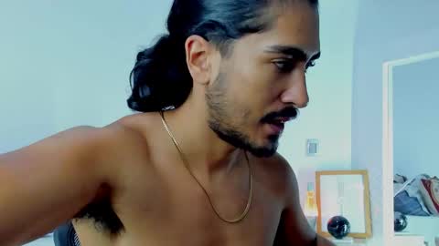 Snapshot of david_johnson372 chatting on October 19, 12:44 am Hey im David that loves to explore and speak their fantasies. Very open talktative and nice. Feel free to chat with me online show from October 19, 12:44 am