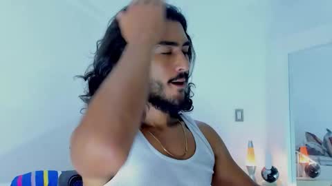 Snapshot of david_johnson372 chatting on December 15, 11:42 pm Hey im David that loves to explore and speak their fantasies. Very open talktative and nice. Feel free to chat with me online show from December 15, 11:42 pm