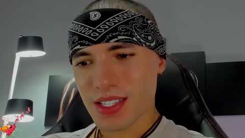 David Jons online show from December 6, 2:24 am