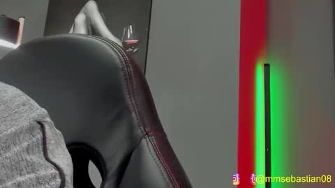 David Jons online show from December 17, 1:11 am