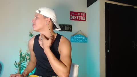 Snapshot of david_neill chatting on December 22, 10:58 pm David Neill online show from December 22, 10:58 pm