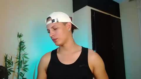 Snapshot of david_neill chatting on December 23, 7:30 pm David Neill online show from December 23, 7:30 pm