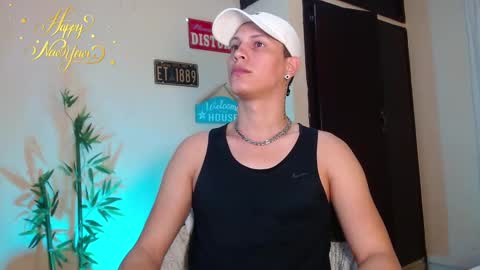 Snapshot of david_neill chatting on January 2, 9:39 pm David Neill online show from January 2, 9:39 pm