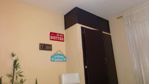 Snapshot of david_neill chatting on January 5, 1:56 am David Neill online show from January 5, 1:56 am