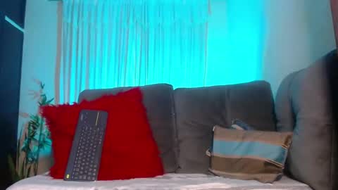 Snapshot of david_neill chatting on February 7, 8:22 am David Neill online show from February 7, 8:22 am