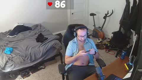 Snapshot of david_novabear chatting on December 6, 12:45 am David online show from December 6, 12:45 am