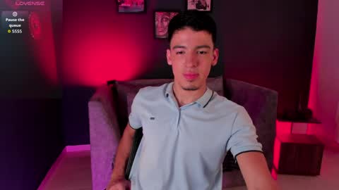 david_osoriox online show from April 13, 8:14 pm