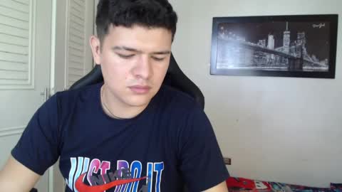 Snapshot of david_smit_ chatting on December 11, 3:26 pm david smit online show from December 11, 3:26 pm