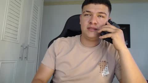 Snapshot of david_smit_ chatting on February 2, 5:15 pm david smit online show from February 2, 5:15 pm