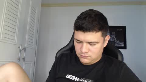 Snapshot of david_smit_ chatting on February 13, 3:46 pm david smit online show from February 13, 3:46 pm