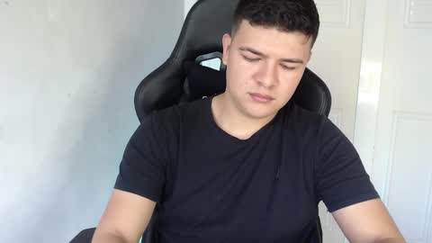 Snapshot of david_smit_ chatting on September 25, 3:49 pm david smit online show from September 25, 3:49 pm