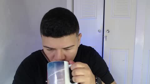 Snapshot of david_smit_ chatting on October 12, 3:22 pm david smit online show from October 12, 3:22 pm