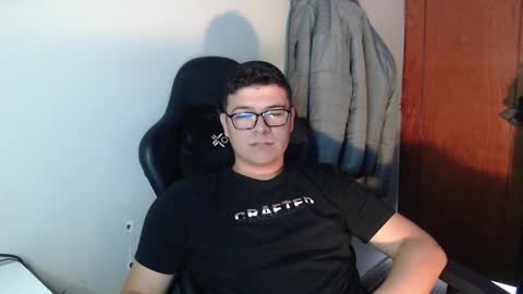 Snapshot of david_smit_ chatting on December 19, 4:47 pm david smit online show from December 19, 4:47 pm