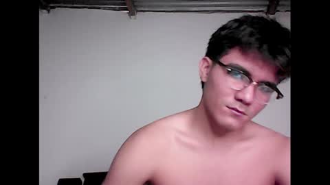 Snapshot of david_stuart07 chatting on December 19, 9:17 pm davidstuart online show from December 19, 9:17 pm