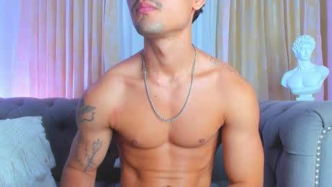 Snapshot of davidaponte017 chatting on February 16, 12:30 am davidaponte online show from February 16, 12:30 am