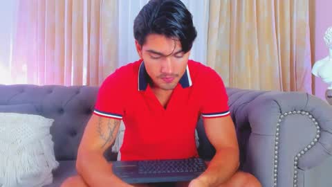 Snapshot of davidaponte017 chatting on February 17, 4:48 pm davidaponte online show from February 17, 4:48 pm