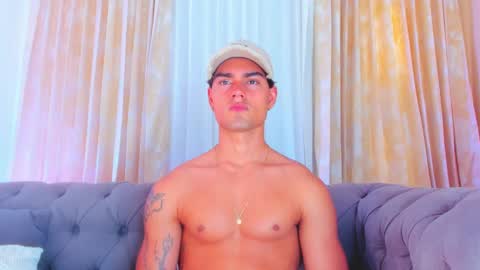 Snapshot of davidaponte017 chatting on March 3, 9:48 pm davidaponte online show from March 3, 9:48 pm