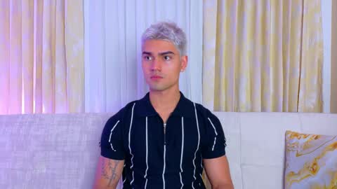 Snapshot of davidaponte017 chatting on October 8, 10:51 pm davidaponte online show from October 8, 10:51 pm