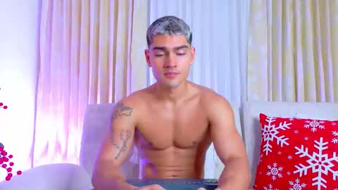 Snapshot of davidaponte017 chatting on November 15, 7:54 pm davidaponte online show from November 15, 7:54 pm