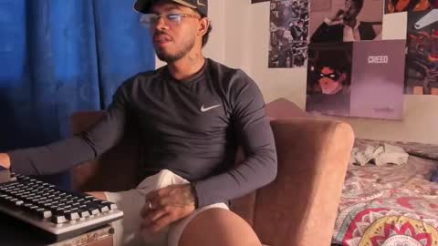 Snapshot of davide_daniels chatting on October 23, 11:42 am Davide online show from October 23, 11:42 am