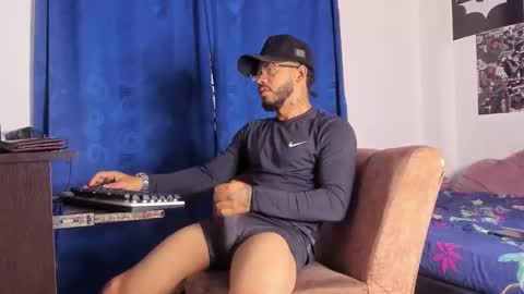 Snapshot of davide_daniels chatting on January 13, 11:15 am Davide online show from January 13, 11:15 am