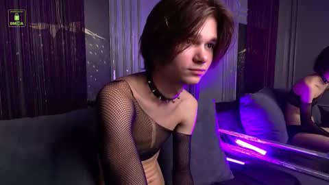 Snapshot of davidleatherhoff chatting on November 17, 2:01 pm DAVID online show from November 17, 2:01 pm