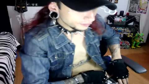 Snapshot of davidroses420 chatting on January 5, 4:14 am online show from January 5, 4:14 am