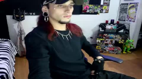 Snapshot of davidroses420 chatting on January 7, 1:17 am online show from January 7, 1:17 am