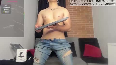 Snapshot of davidx_x21 chatting on November 19, 8:03 am davidx_x21 online show from November 19, 8:03 am