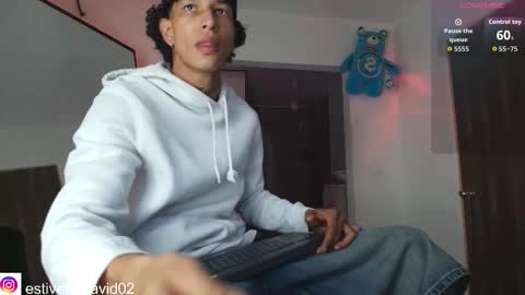 Snapshot of davidxxx02 chatting on September 19, 12:56 am Estiven online show from September 19, 12:56 am