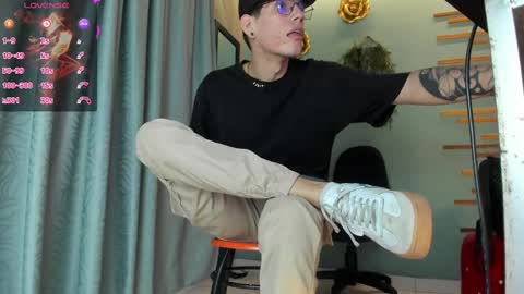 daviid_huge online show from October 2, 1:34 am