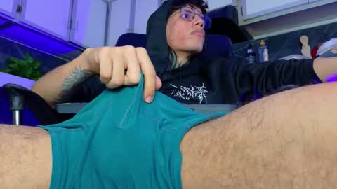 daviid_huge online show from February 20, 3:58 am