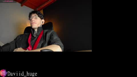 Snapshot of daviid_huge chatting on July 3, 5:47 am daviid_huge online show from July 3, 5:47 am