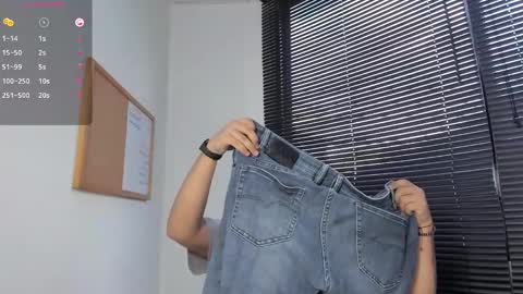 Snapshot of daviidevans chatting on December 2, 10:12 pm David Evans online show from December 2, 10:12 pm