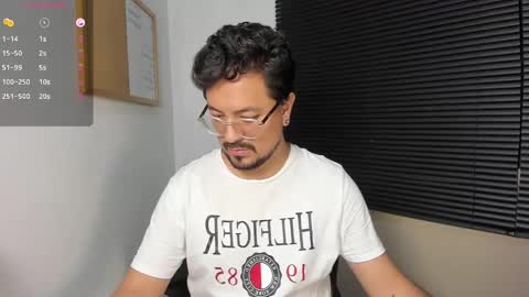 Snapshot of daviidevans chatting on December 11, 1:47 am David Evans online show from December 11, 1:47 am