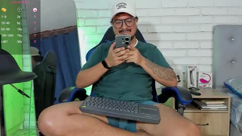 Snapshot of daviidevans chatting on September 23, 10:35 pm David Evans online show from September 23, 10:35 pm