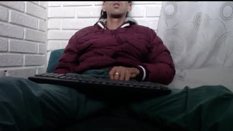 Snapshot of davils12 chatting on January 28, 5:43 am DAVILS online show from January 28, 5:43 am