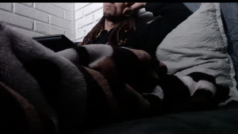 Snapshot of davils12 chatting on February 9, 7:05 am DAVILS online show from February 9, 7:05 am